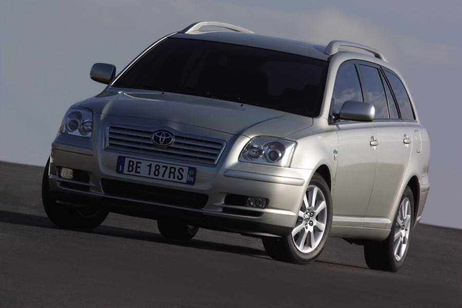 Toyota Avensis Wagon 2003 года  (фото 43 из 76)